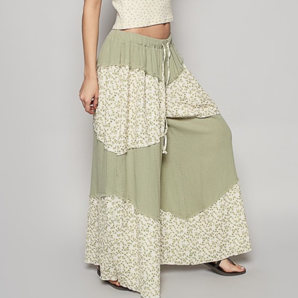POL Mint Floral Print Color Block Wide leg Pants - Picture 2 of 5